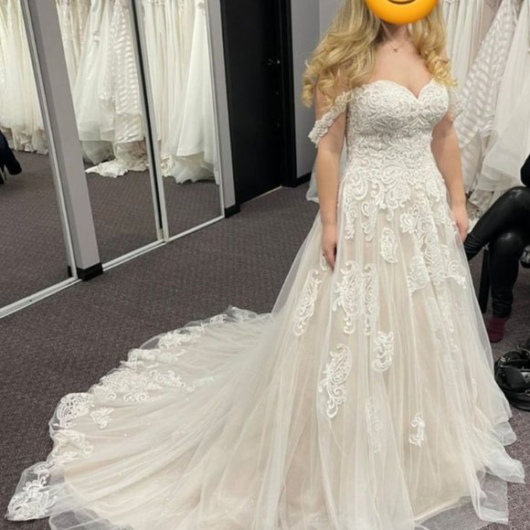 Essence of Australia Wedding Dress - Picture 4 of 4